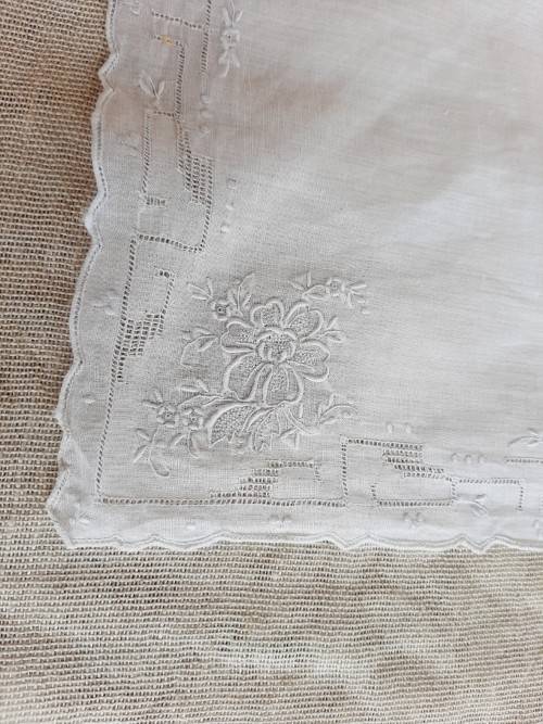 Finely embroidered handkerchief / hanky 26 x 26cm