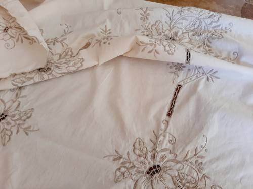 Hand embroidered tablecloth (120 x 150cm)