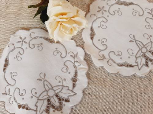 Set of 2 embroidered doilies/ doileys - white and grey 18 cm