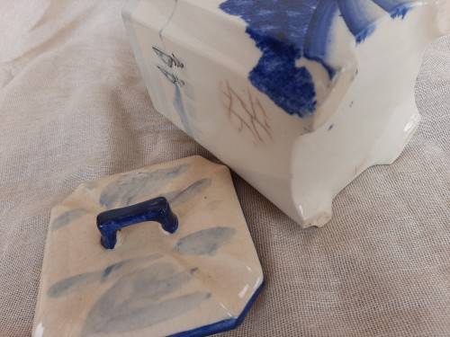 Blue and white cannister - rice - 17cm high x 11cm x 11cm