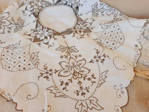 Madeira embroidery tablecloth- square - linen - 80 x 80cm