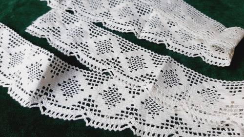 Two pieces of vintage lace trim - white - 5cm wide - 33 and 57 cm long
