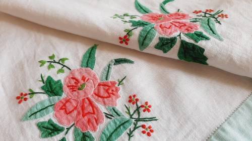 2 Vintage, cotton, guest towels with applique  35 x 56 cm