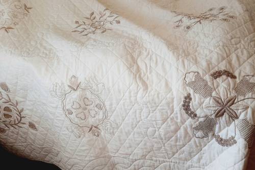 Lovely cream quilt - embroidered - square 180 x 180cm - good condition