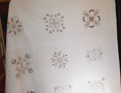 Lovely cream quilt - embroidered - square 180 x 180cm - good condition