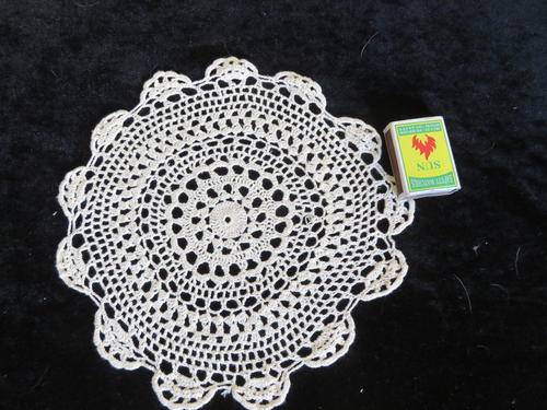 Crocheted doilie - 23 cm - raw cotton colour