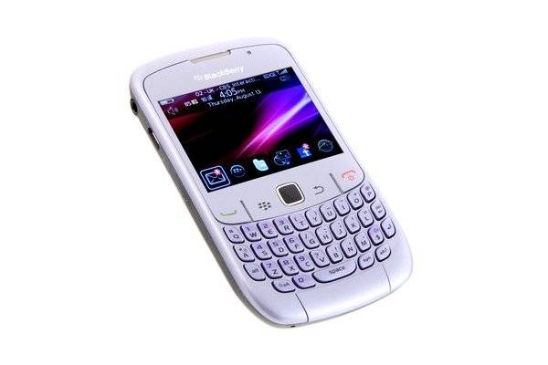 ***** BLACKBERRY 8520 CURVE ***** WHITE EDITION ***** BRAND NEW, SEALED IN BOX *****
