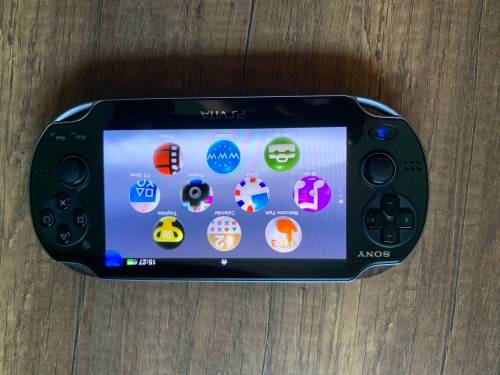 PS VITA with 6 games included