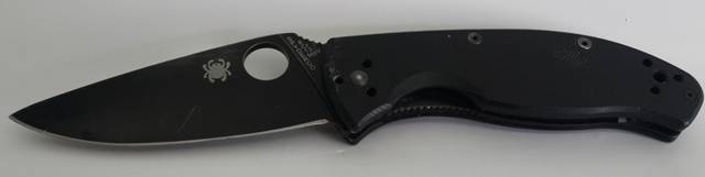 Spyderco Tenacious 3.38  folding  Pocket Knife with side clip and lock Blade