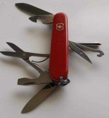 Swiss Army Knife Super Tinker Victorinox Outdoor 4 x 4 all pupose Tool Good Condition