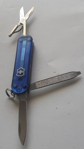Victorinox Swiss Army Knife - Classic SD  Signature