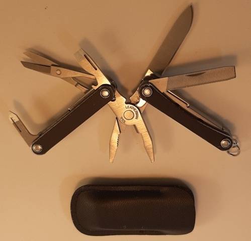 Leatherman Squirt Ps4 Black with pouch Pro Seal logo on scale