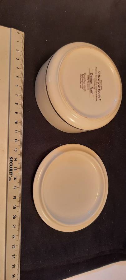 Trinket Box Villeroy and  Bach Design Naif Depuis 1748 fire side Made in Luxenburg