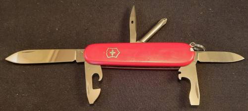 Victorinox Tinker Swiss Army Knife Red   Scales