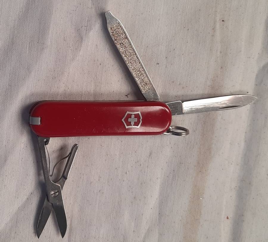 Swiss Army Knife .Victorinox- Classic Red Scales 58 mm