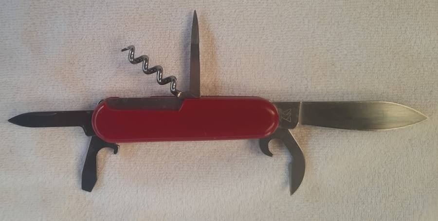 Swiss Army Knife Wenger - Commander Discontinued collectable Mini Buffet logo on scale