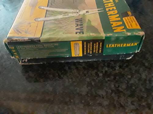 Leatherman Wave with original box and nylon sheath