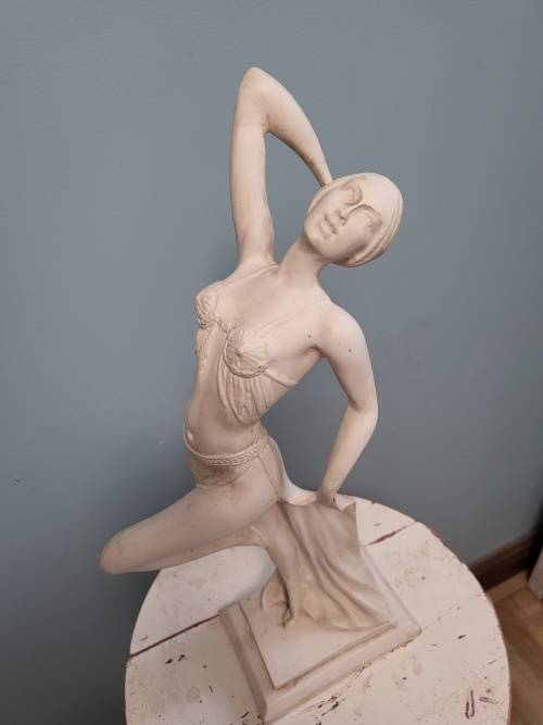 Art deco figurine