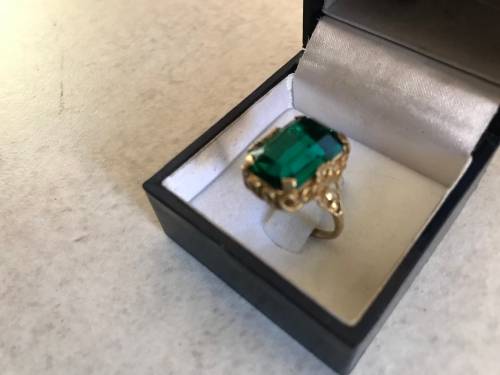 !!!R1 Start!!!! Vintage Synthetic Emerald Gold Ring Ring !!!