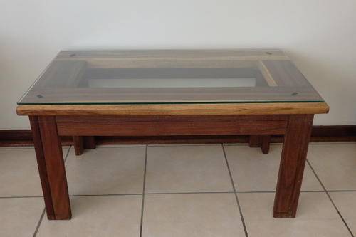 A FANTASTIC SOLID KIAAT CENTRE COFFEE TABLE WITH A THICK GLASS TOP IN AMAZING CONDITION