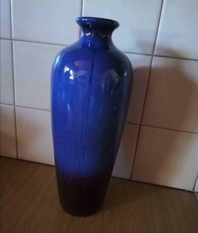 BLUE DECO VASE