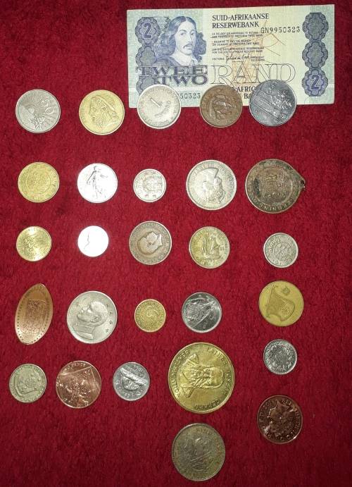 2RAND BANK NOTE + MIX COINS