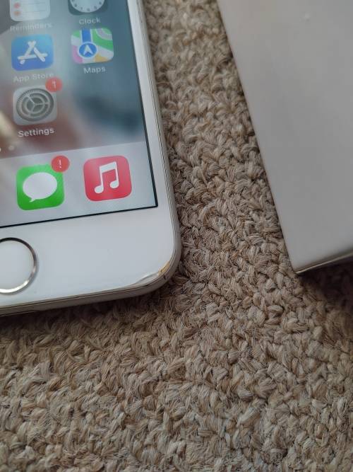 iPhone 8 64gb with box and cover