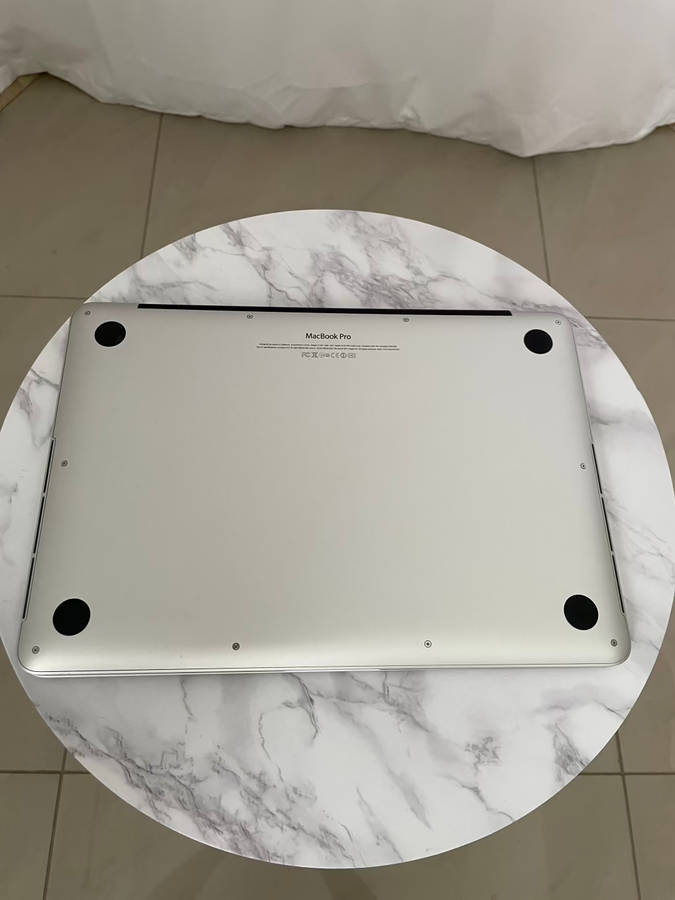 MacBook Pro 13 inch 2.5GHz core i5 8gb ram 128gb SSD 2012
