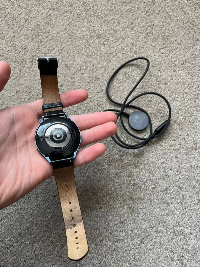 Samsung Galaxy Watch 5 44mm Good condition with charger