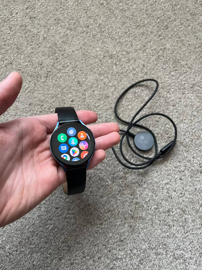 Samsung Galaxy Watch 5 44mm Good condition with charger