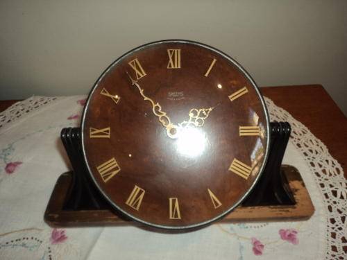 Early 30s aRT dECO Smith's Bakelite / Wood Mantel Clock