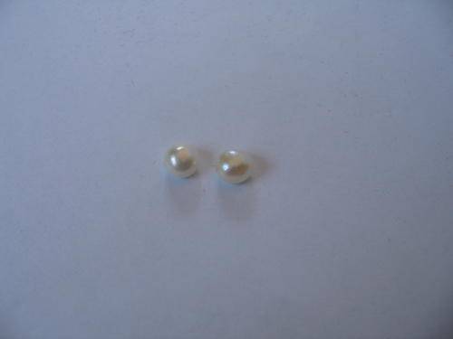 lovely 2 Piece 5.50 mm Cultured pearls 2.25 ct