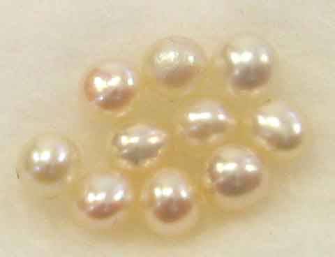 1 lot , 10 Pieces of 2.50 mm Round Pearls 1.06 ct.