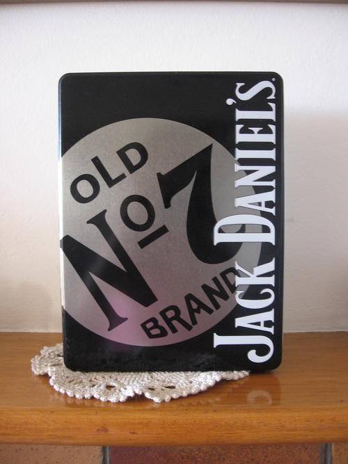 Jack Daniels collectors Tin - tin is between 5 - 7 years old!  Rare!