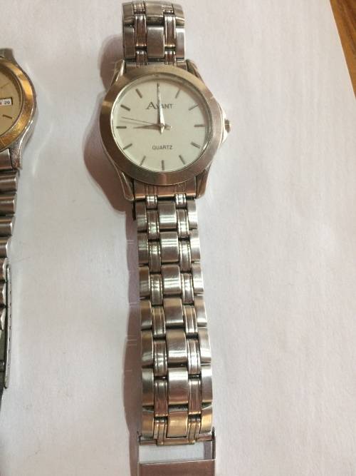 2 Old watches! Quarts and Avant!