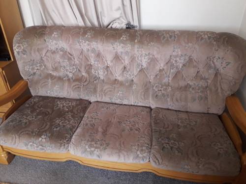 4 Piece Couch set in good condition. 2x1 seater,1x2 seater,1x 3 seater