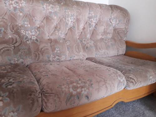4 Piece Couch set in good condition. 2x1 seater,1x2 seater,1x 3 seater