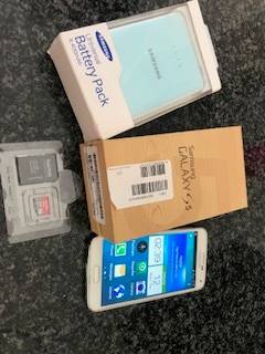Samsung Galaxy S5 - Like New - Samsung Battery Pack 8,400mAh & 16GB SD Card