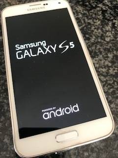 Samsung Galaxy S5 - Like New - Samsung Battery Pack 8,400mAh & 16GB SD Card