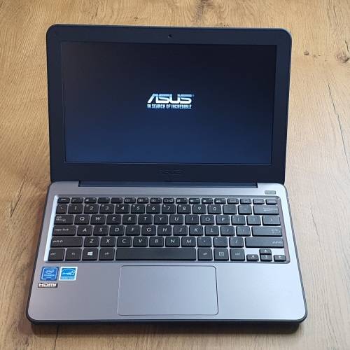LATEST ASUS W202N Intel® Celeron® N3350 Dual-Core | 4 GB RAM | 64 GB SSD
