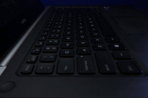 Dell XPS Ultrabook 14-Inch i7-3537U 3rd Gen 500GB HDD 8GB SSD 8GB Ram HD Graphics 4000. Loud fan.