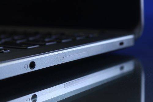 Dell XPS Ultrabook 14-Inch i7-3537U 3rd Gen 500GB HDD 8GB SSD 8GB Ram HD Graphics 4000. Loud fan.
