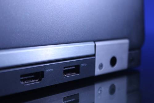 Dell Latitude E5570 i5 6th Gen 4GB Ram 465GB HDD HD Graphics Damage on body of