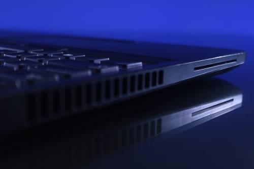 Dell Latitude E5570 i5 6th Gen 4GB Ram 465GB HDD HD Graphics Damage on body of