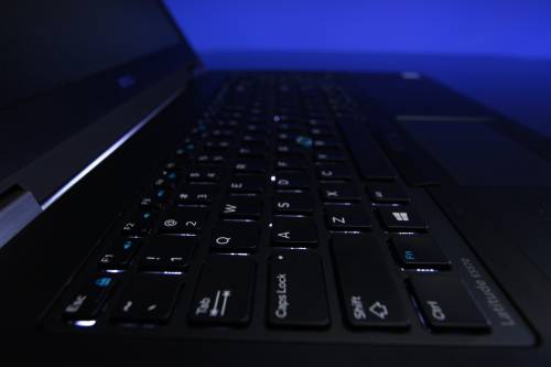 Dell Latitude E5570 i5 6th Gen 4GB Ram 465GB HDD HD Graphics Damage on body of