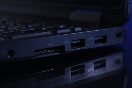 Dell Latitude E5570 i5 6th Gen 4GB Ram 465GB HDD HD Graphics Damage on body of