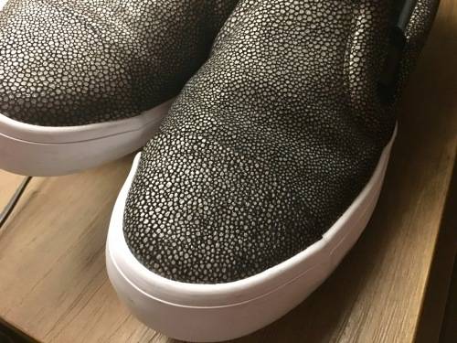 ADIDAS ladies SLIP-ONS