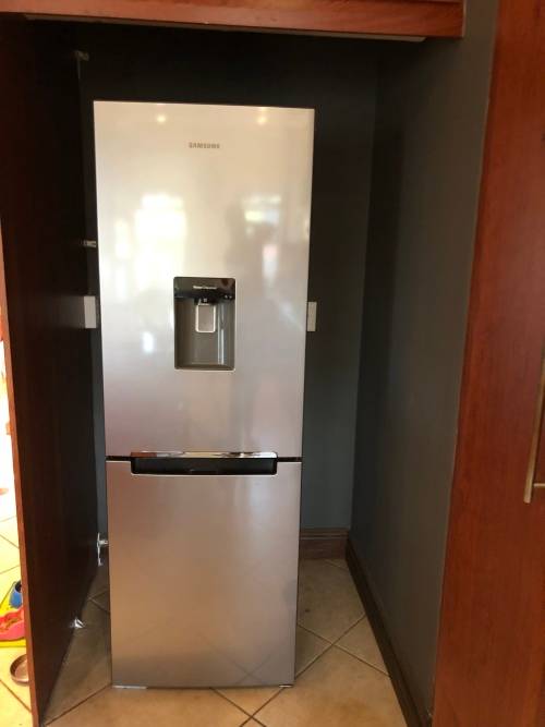 Samsung Fridge 309 litre