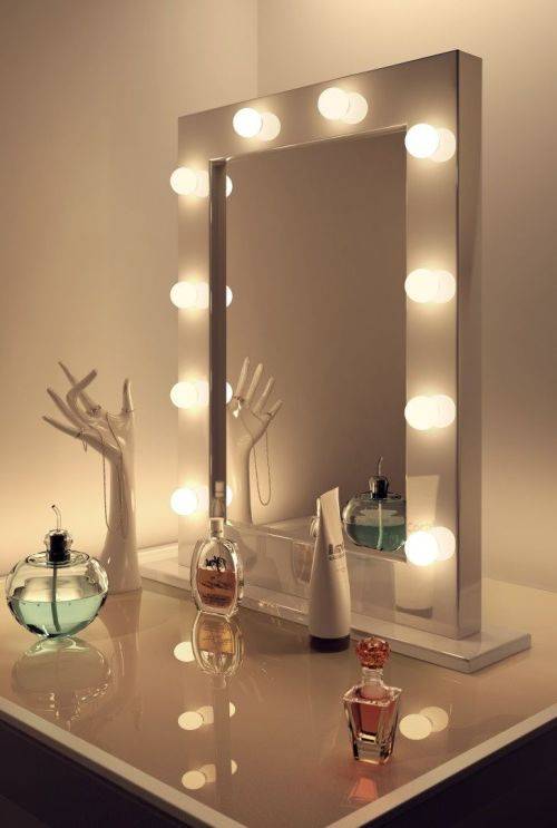 Hollywood Style Vanity Mirror Lights with USB Input and Adjustable Light setting Switch
