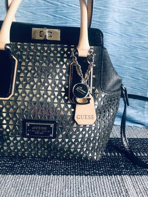 Guess Kabelka Park Lane Shine Turn-Lock Satchel